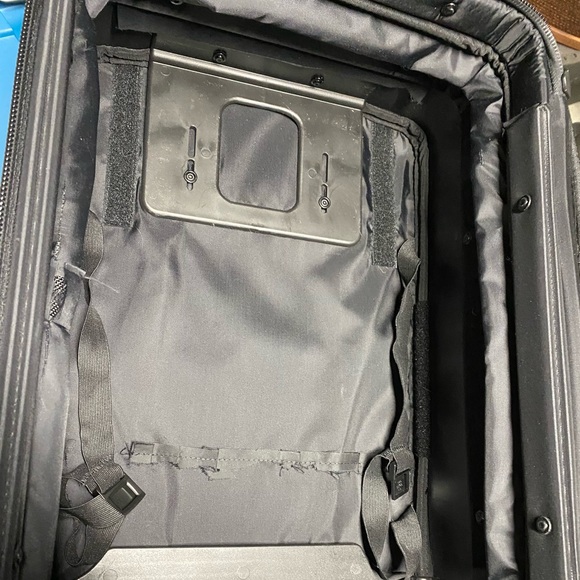 Briggs & Riley Carry On Suitcase - Picture 4 of 10